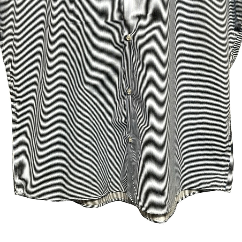 H&M Men’s Short Sleeve Collared Button-Down Shirt - Blue and White Stripes XL - Picture 5 of 6